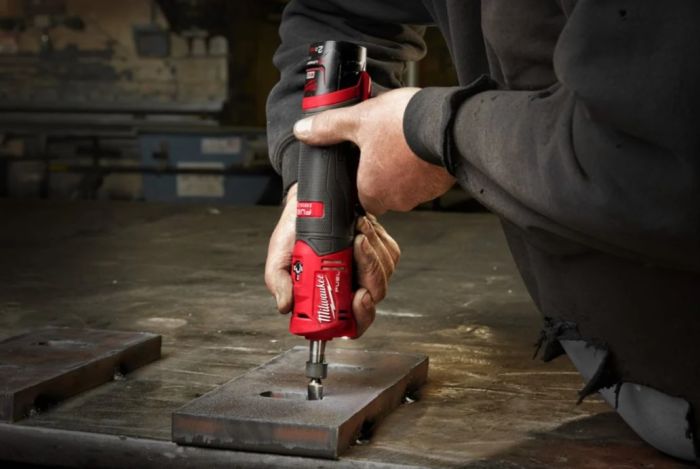 Машина прямошлифовальная аккумуляторная бесщёточная MILWAUKEE M12 FDGS-0 (каркас)