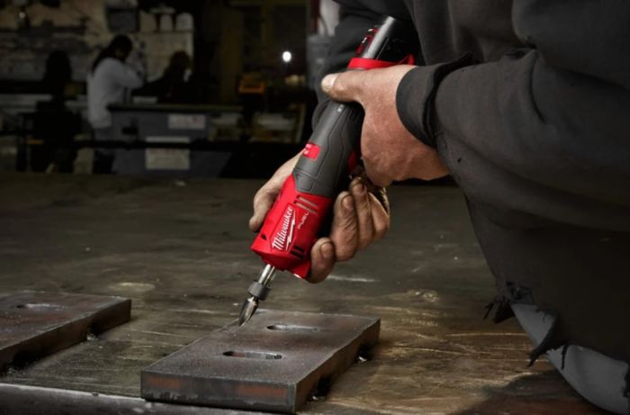Машина прямошлифовальная аккумуляторная бесщёточная MILWAUKEE M12 FDGS-0 (каркас)