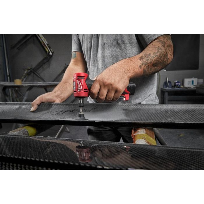 Машина шлифовальная аккумуляторная цанговая угловая бесщеточная MILWAUKEE M12 FDGA-0 (каркас), (заме