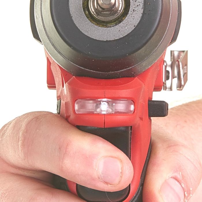 Гайковерт аккумуляторный бесщеточный MILWAUKEE 1/4" (136 Нм) M12 FIW14-0, с кольцом (каркас)