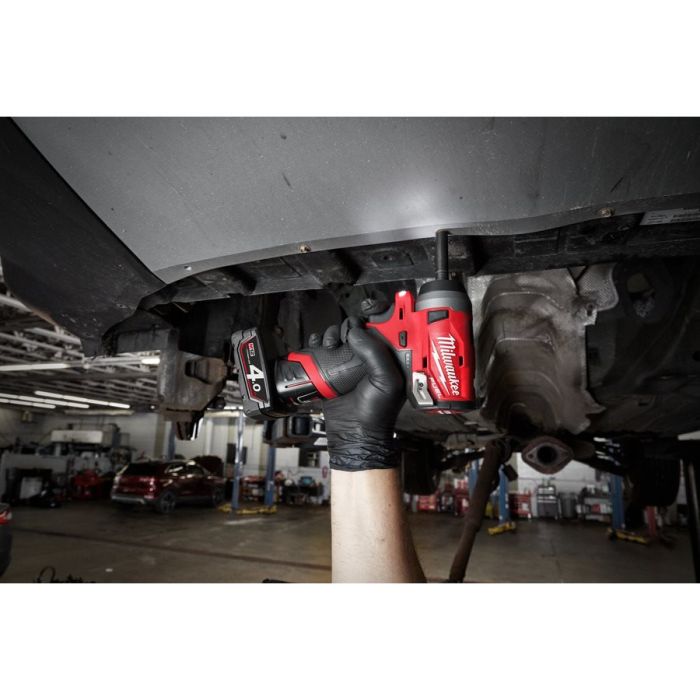 Гайковерт аккумуляторный бесщеточный MILWAUKEE 1/4" (136 Нм) M12 FIW14-0, с кольцом (каркас)