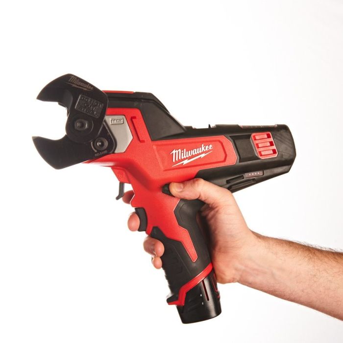 Кабелерез аккумуляторный MILWAUKEE M12 CC-0 до 32 мм