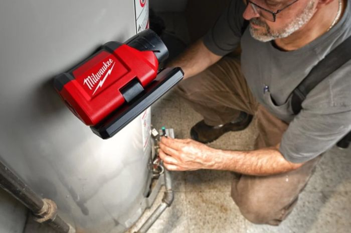 Фонарь светодиодный аккумуляторный MILWAUKEE M12 PAL-0 (каркас)