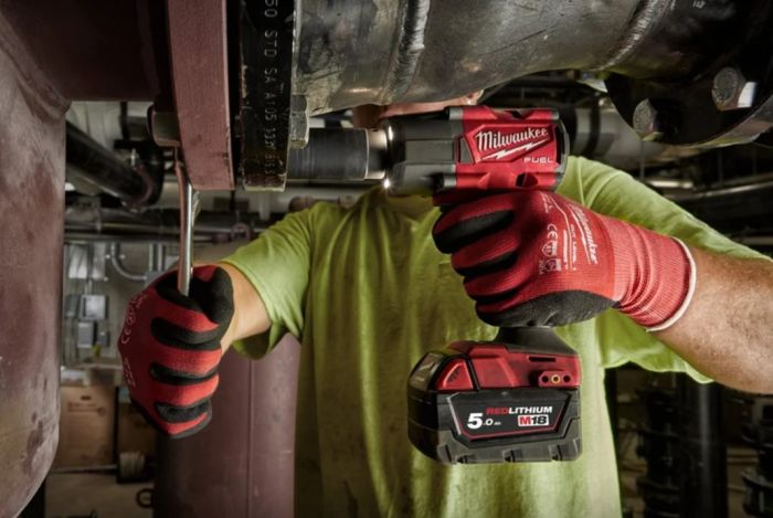 Гайковерт аккумуляторный бесщеточный MILWAUKEE 3/8" (813Нм) М18 FMTIW2F38-0X, с кольцом (каркас)