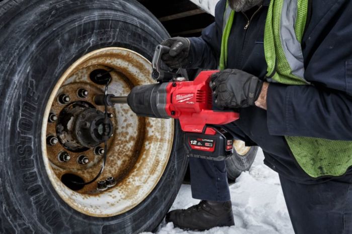 Гайковерт аккумуляторный бесщеточный MILWAUKEE 1'' (2711Нм) M18 ONEFHIWF1D-0C, с кольцом (каркас)