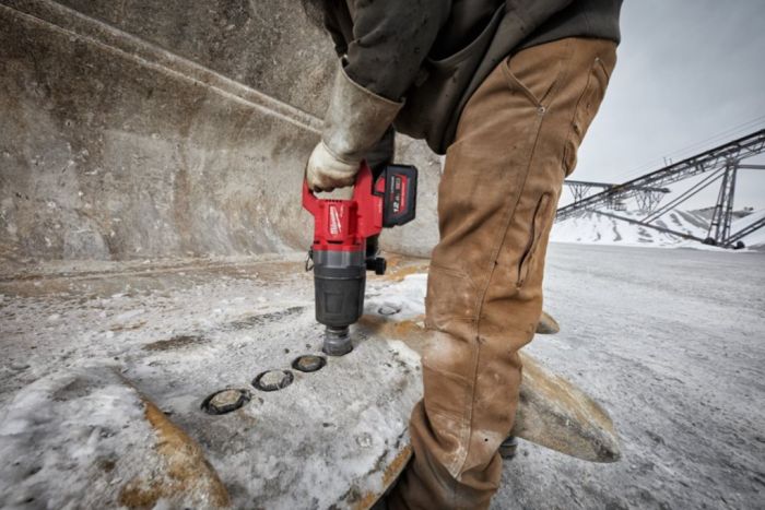 Гайковерт аккумуляторный бесщеточный MILWAUKEE 1'' (2711Нм) M18 ONEFHIWF1D-0C, с кольцом (каркас)