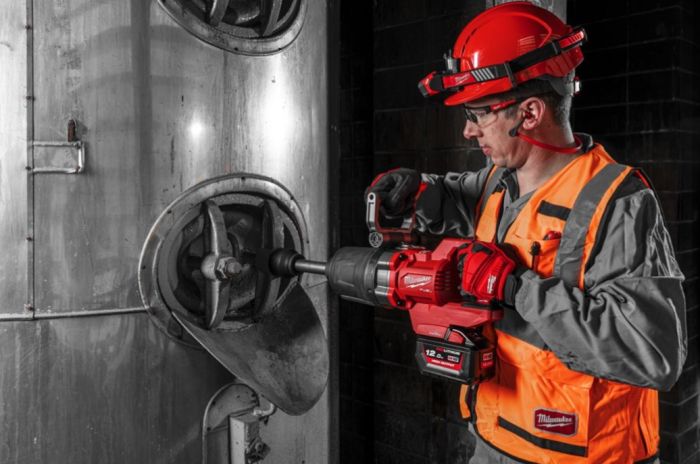 Гайковерт аккумуляторный бесщеточный MILWAUKEE 1'' (2711Нм) M18 ONEFHIWF1D-0C, с кольцом (каркас)