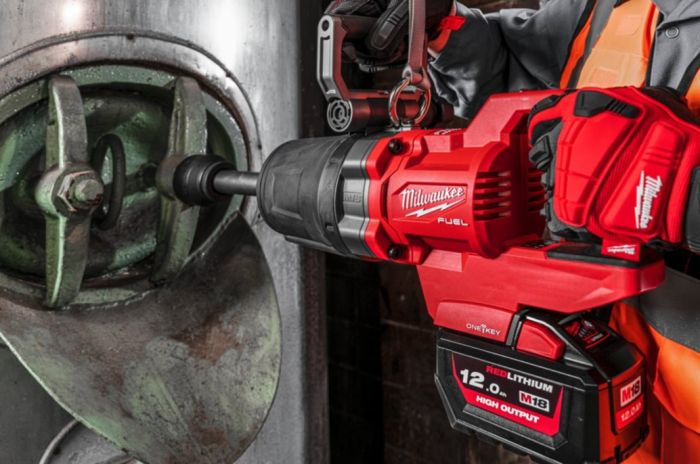 Гайковерт аккумуляторный бесщеточный MILWAUKEE 1'' (2711Нм) M18 ONEFHIWF1D-0C, с кольцом (каркас)