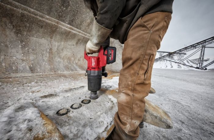 Гайковерт аккумуляторный бесщеточный MILWAUKEE 1'' (2711Нм) M18 ONEFHIWF1DS-0C, с кольцом (каркас)