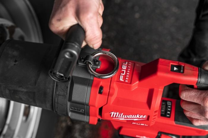 Гайковерт аккумуляторный бесщеточный MILWAUKEE 1'' (2711Нм) M18 ONEFHIWF1DS-0C, с кольцом (каркас)