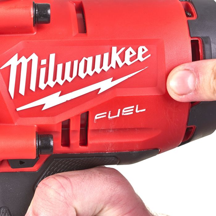 Гайковерт аккумуляторный бесщеточный MILWAUKEE 1'' (2400Нм) M18 ONEFHIWF1-0X, с кольцом (каркас)