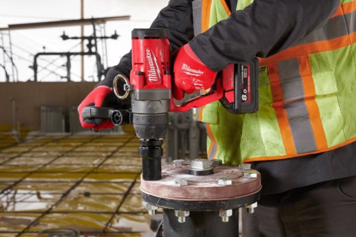 Гайковерт аккумуляторный бесщеточный MILWAUKEE 1'' (2400Нм) M18 ONEFHIWF1-0X, с кольцом (каркас)