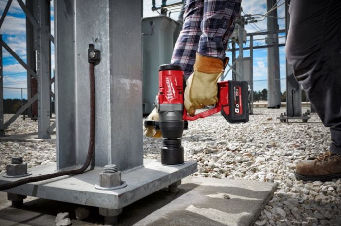 Гайковерт аккумуляторный бесщеточный MILWAUKEE 1'' (2400Нм) M18 ONEFHIWF1-0X, с кольцом (каркас)