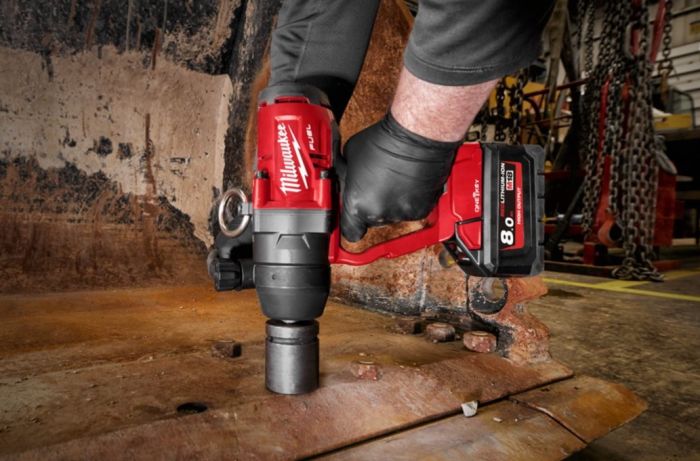 Гайковерт аккумуляторный бесщеточный MILWAUKEE 1'' (2400Нм) M18 ONEFHIWF1-0X, с кольцом (каркас)