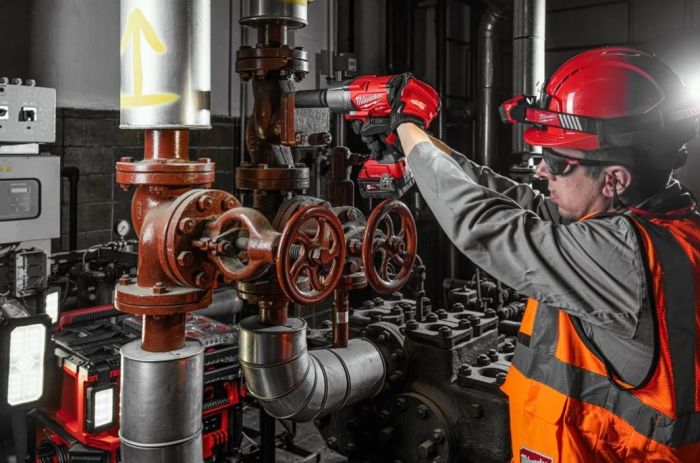 Гайковерт аккумуляторный бесщёточный MILWAUKEE 3/4" (2034Нм) M18 ONEFHIWF34-0X, с кольцом (каркас)