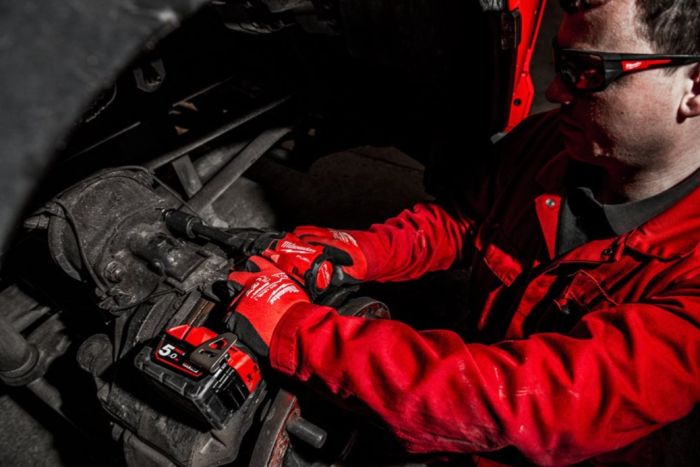 Гайковерт аккумуляторный бесщеточный MILWAUKEE 1/2" (339 Нм) M18 FIW2P12-502X, с пином (ЗУ+2Х5Ач)