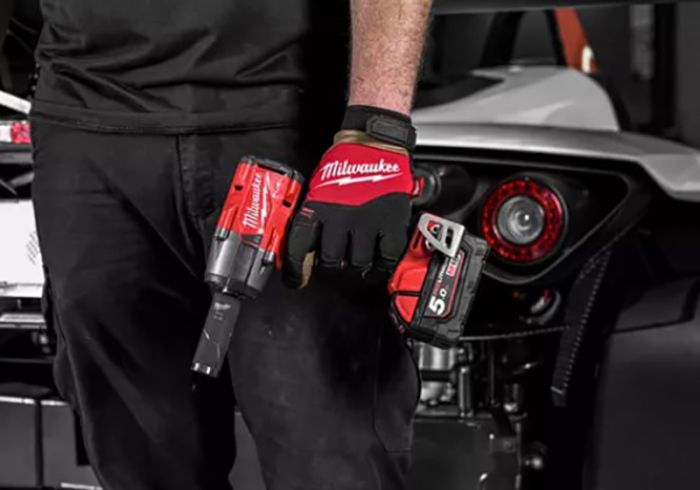 Гайковерт аккумуляторный бесщёточный MILWAUKEE 1/2" (881 Нм) M18 FMTIW2F12-0Х, с кольцом (каркас)