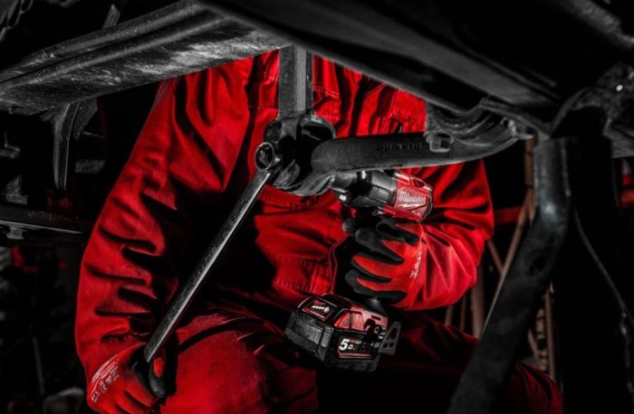 Гайковерт аккумуляторный бесщёточный MILWAUKEE 1/2" (881 Нм) M18 FMTIW2F12-0Х, с кольцом (каркас)