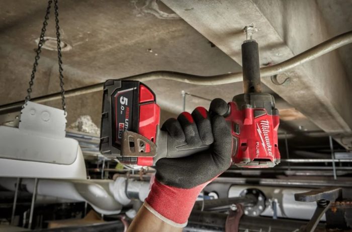 Гайковерт аккумуляторный бесщеточный MILWAUKEE 1/2'' (339Нм) M18 FIW2F12-502X, с кольцом (ЗУ+2Х5Ач)