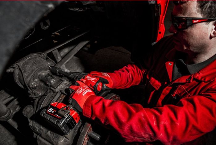 Гайковерт аккумуляторный бесщеточный MILWAUKEE 1/2" (339 Нм) M18 FIW2P12-0X, с пином (каркас+кейс)