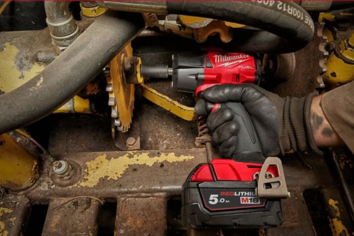 Гайковерт аккумуляторный бесщеточный MILWAUKEE 1/2" (881Нм) M18 FMTIW2P12-0X, с пином (каркас)