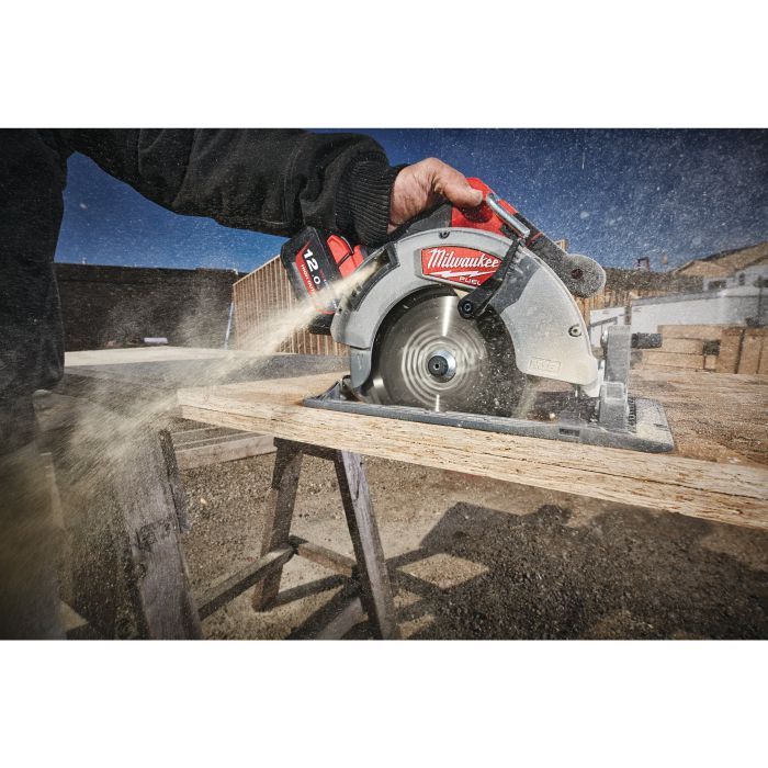 Пила дисковая аккумуляторная бесщеточная MILWAUKEE M18 FCS66-0 Ø190мм (каркас)