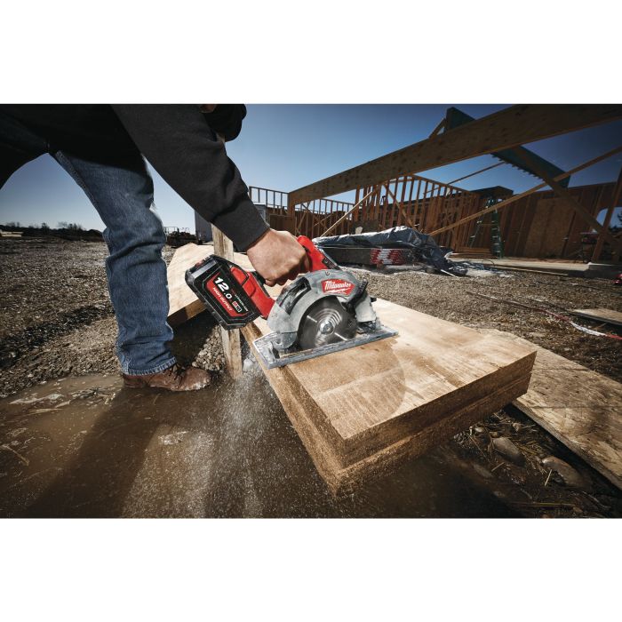 Пила дисковая аккумуляторная бесщеточная MILWAUKEE M18 FCS66-0 Ø190мм (каркас)