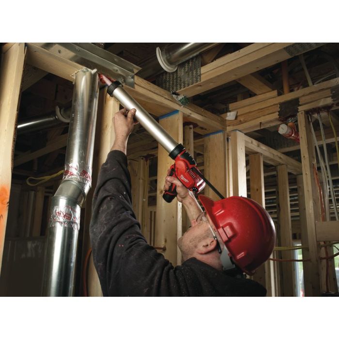 Пистолет для герметика аккумуляторный MILWAUKEE M12 PCG/400A-0 (400мл) (каркас)