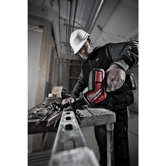 Пила сабельная аккумуляторная бесщеточная MILWAUKEE M12 CHZ-602X (ЗУ+2акк.Х6Ач+HDкейс)