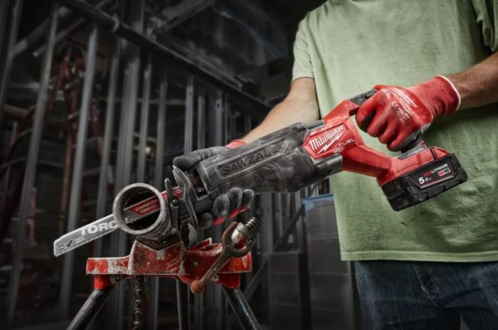 Пила сабельная аккумуляторная бесщёточная MILWAUKEE M18 FSZ-0X (каркас+HDкейс)