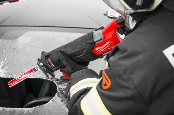 Пила сабельная аккумуляторная бесщёточная MILWAUKEE M18 FSZ-0X (каркас+HDкейс)
