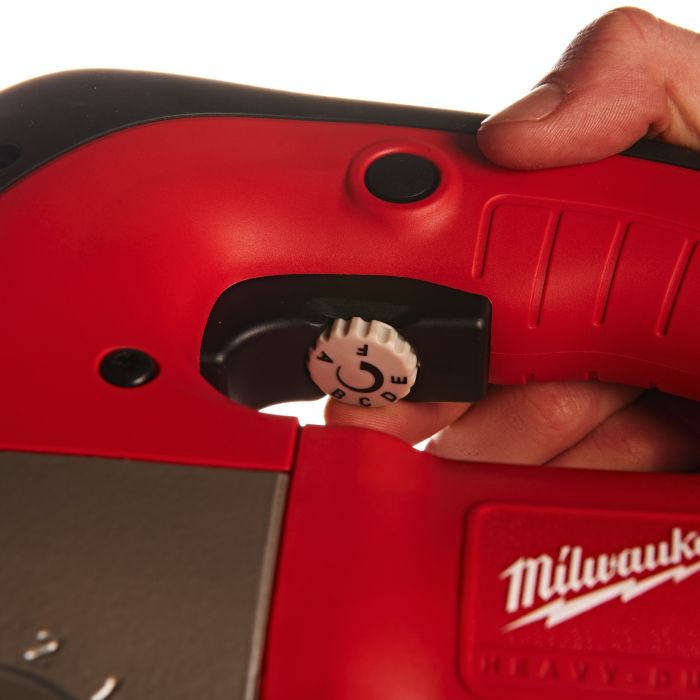 Лобзик MILWAUKEE JSPE 135 TX с грибовидной рукояткой 4933381230