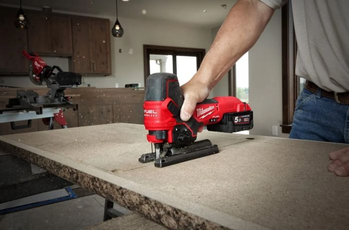 Пила лобзиковая аккумуляторная бесщёточная MILWAUKEE M18 FBJS-0X (каркас+HDкейс)