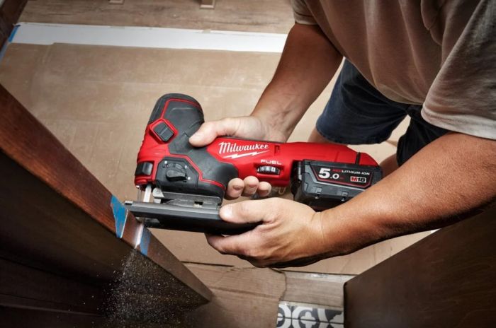 Пила лобзиковая аккумуляторная бесщёточная MILWAUKEE M18 FBJS-0X (каркас+HDкейс)