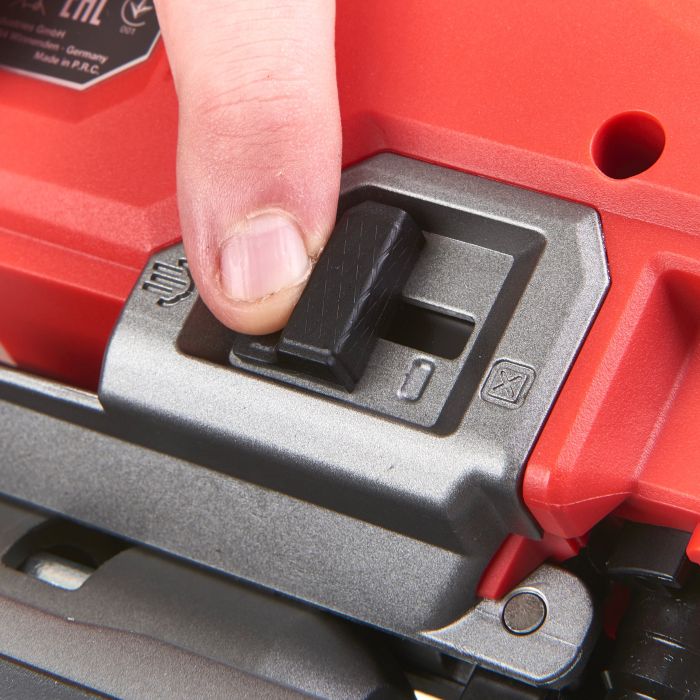 Пила лобзиковая аккумуляторная бесщёточная MILWAUKEE M18 FJS-502X (ЗУ+2акк.Х5Ач+HDкейс)