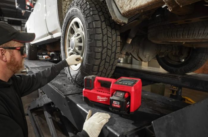 Насос воздушный аккумуляторный бесщеточный MILWAUKEE M18 BI-0 (каркас)