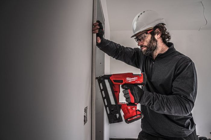 Пистолет гвоздезабивной аккумуляторный бесщёточный MILWAUKEE M18 FN16GA-0X (32-64мм)(каркас, HDкейс)