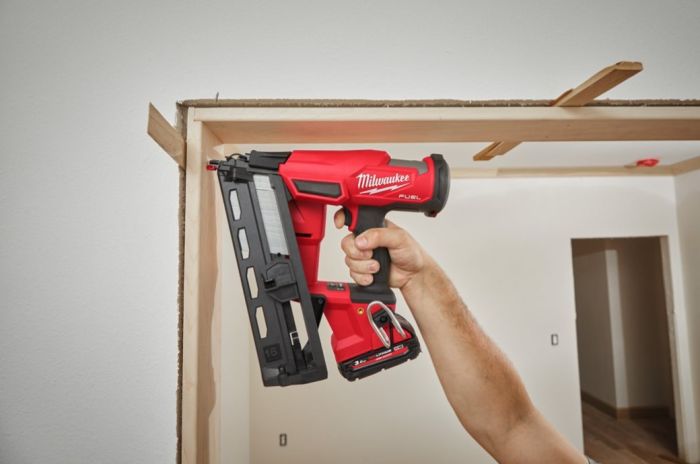 Пистолет гвоздезабивной аккумуляторный бесщёточный MILWAUKEE M18 FN16GA-0X (32-64мм)(каркас, HDкейс)