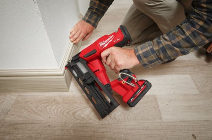 Пистолет гвоздезабивной аккумуляторный бесщёточный MILWAUKEE M18 FN16GA-202X (32-64мм)(ЗУ+2Х2Ач)