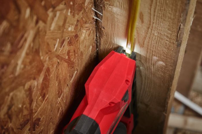 Степлер скобозабивной аккумуляторный для кабеля MILWAUKEE M12 BCST-0 (каркас)