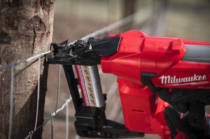 Степлер скобозабивной аккумуляторный бесщёточный MILWAUKEE M18 FFUS-0C