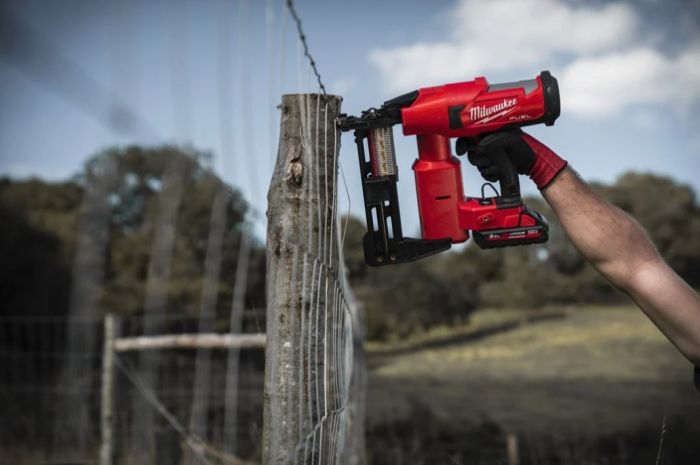 Степлер скобозабивной аккумуляторный бесщёточный MILWAUKEE M18 FFUS-0C
