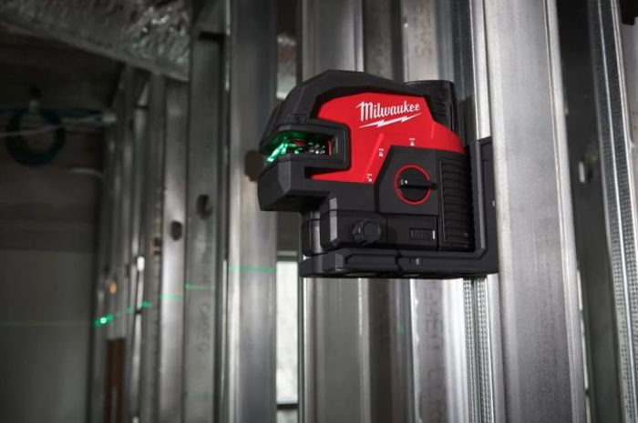 Нивелир 4х точечный лазерный аккумуляторный MILWAUKEE M12 CLL4P-301C (зелёный луч) (ЗУ+1Х3Ач+кейс)