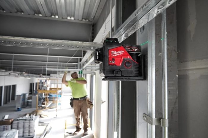 Нивелир лазерный аккумуляторный 3D MILWAUKEE M12 3PL-0C (360˚, зелёный луч)