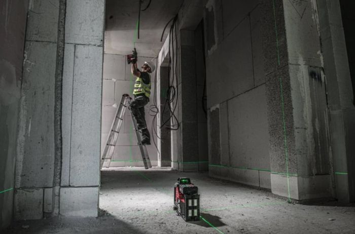 Нивелир лазерный аккумуляторный 3D MILWAUKEE M12 3PL-0C (360˚, зелёный луч)