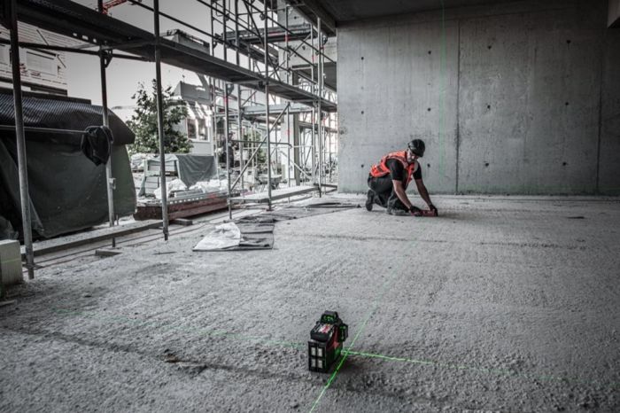Нивелир лазерный аккумуляторный 3D MILWAUKEE M12 3PL-0C (360˚, зелёный луч)