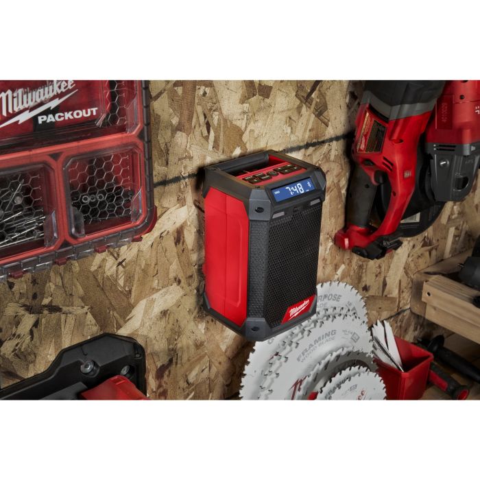 Динамик аккумуляторный DAB+/Зарядное устройство MILWAUKEE M12 RCDAB+