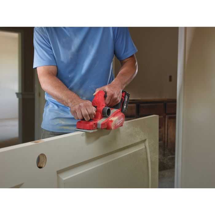 Рубанок аккумуляторный бесщёточный MILWAUKEE M18 BP-402C (ЗУ+2акк.Х4Ач+кейс)