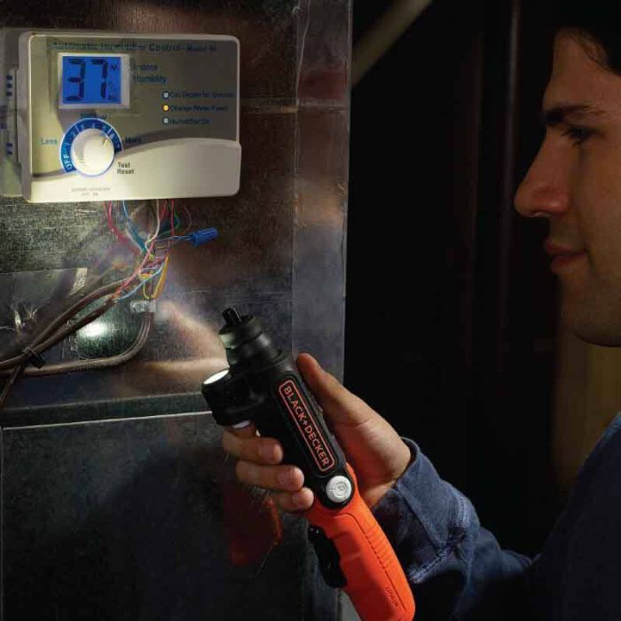 Викрутка акумуляторна BLACK+DECKER BDCSFL20C