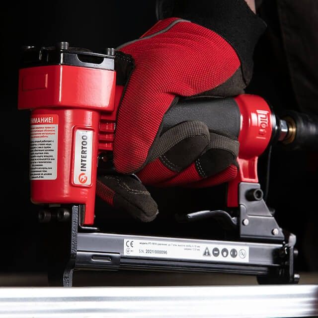 Степлер пневматический под скобу 12,80*16 мм INTERTOOL PT-1610
